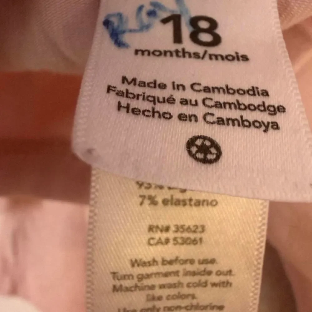 Carters Baby girl 4 piece Onesie/ 2 Leggins Bundle 18 Month